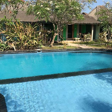 Maha Putri Bungalows Gili Trawangan Exteriör bild