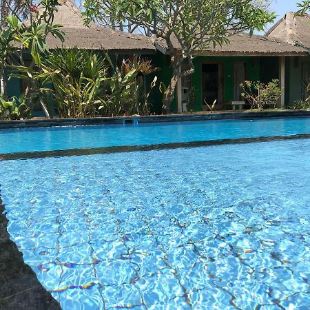 Maha Putri Bungalows Gili Trawangan Exteriör bild