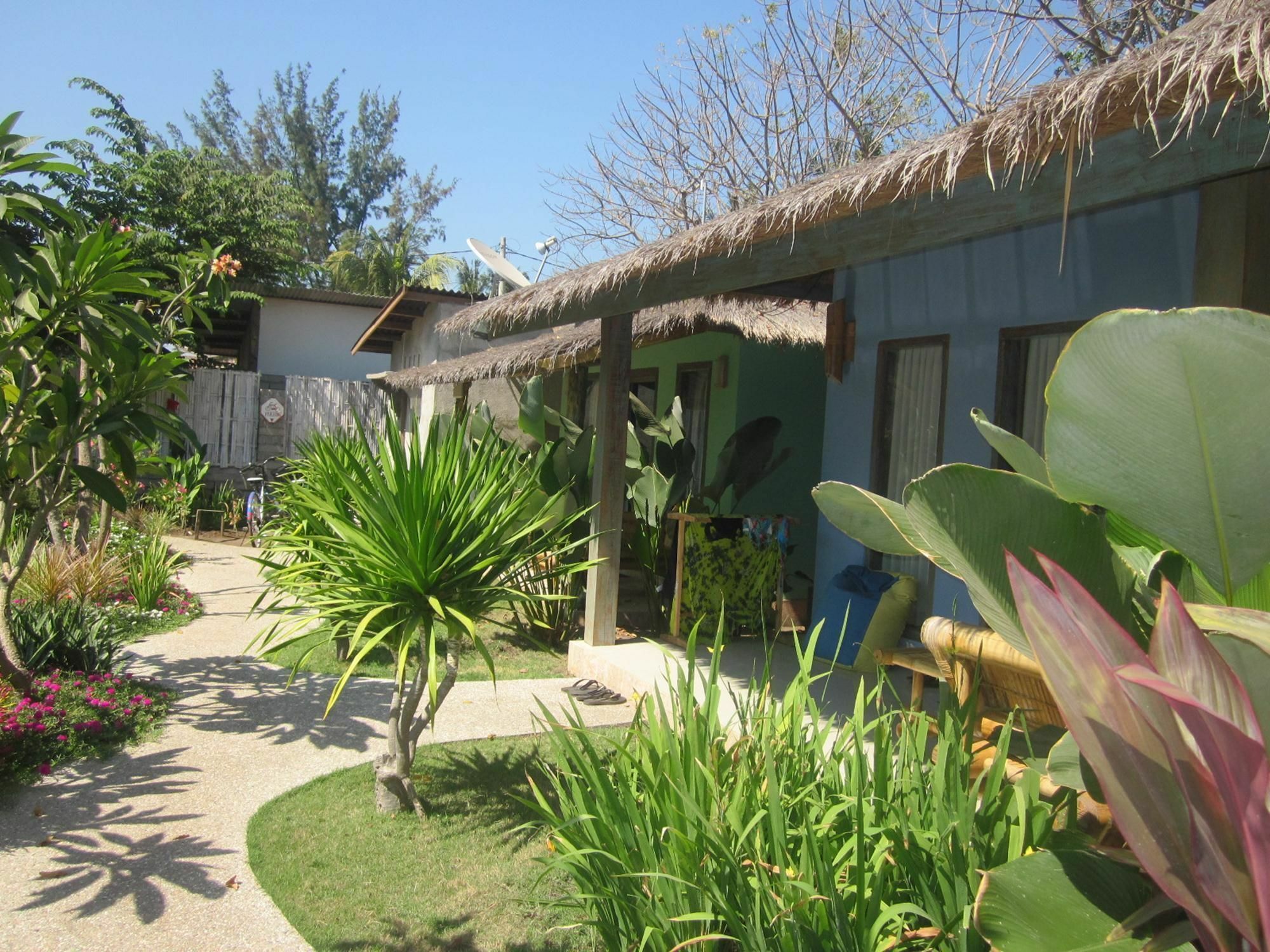 Maha Putri Bungalows Gili Trawangan Exteriör bild