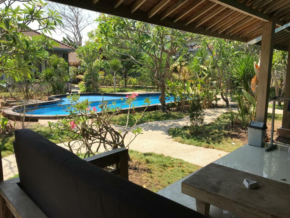 Maha Putri Bungalows Gili Trawangan Exteriör bild